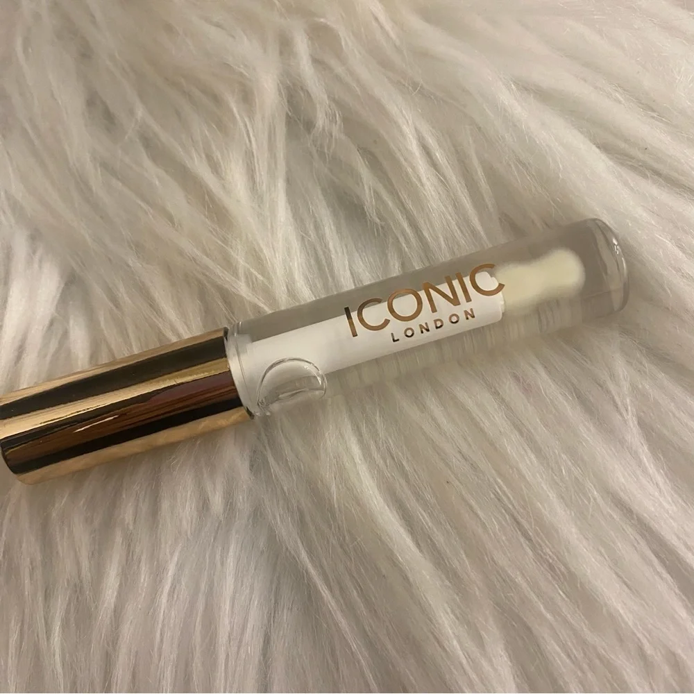 💝NEW ICONIC LONDON lip oil💝Out of Office crystal clear Coconut 🥥 scent